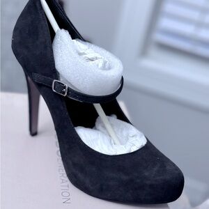 BCBG Oak (Brown) suede platform Mary Jane Pumps. NEW! NEVER WORN! Size 8